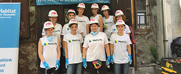 MetLife Magyarország munkavállalói önkénteskedési programon vesznek részt a Habitat For Humanity alapítvánnyal